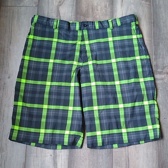 Nike Other - Men’s Nike Golf shorts plaid size 38
